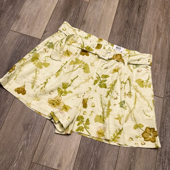 🛍️NET. I-N-C Regular High Rise floral 4 inch shorts with belt size XL - Picture 7 of 8